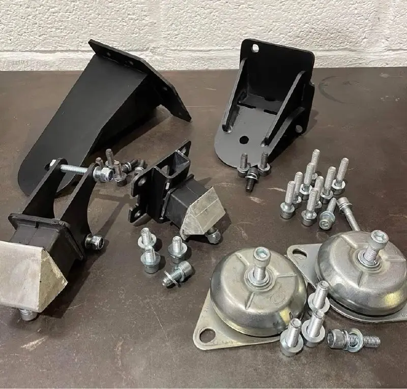 Defender M57 Engine Mount Kit
